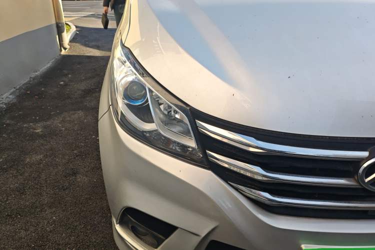 Used SAIC MAXUS G10 2022 2.0T Automatic Elite Edition Gasoline 7-Seater Right Front Headlight