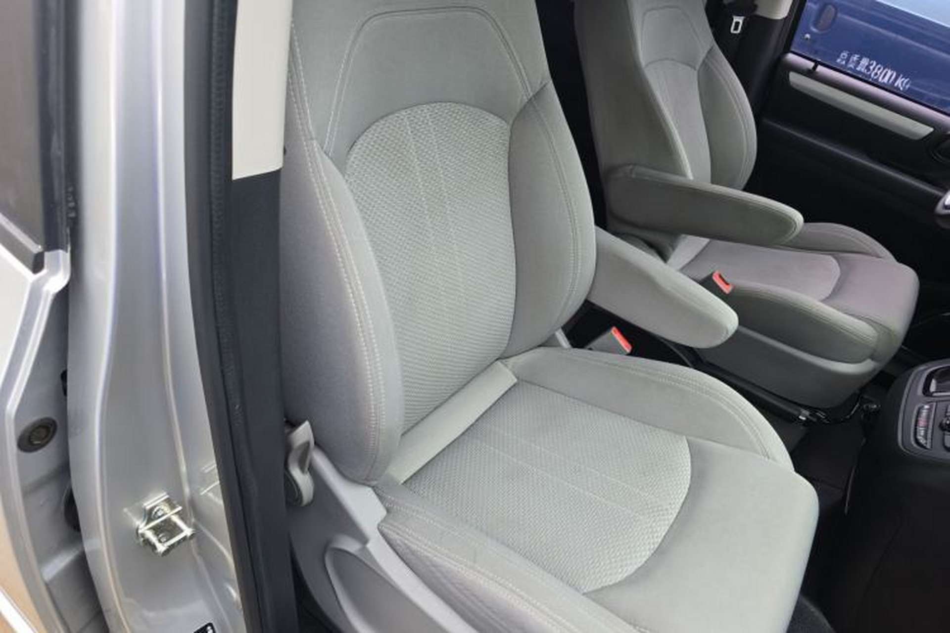 Used SAIC MAXUS G10 2022 2.0T Automatic Smart Enjoyment Version Gasoline 7 Seats Right Front Seat