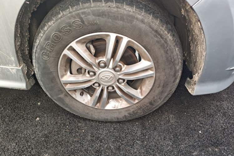 Used SAIC MAXUS G10 2022 2.0T Automatic Elite Edition Gasoline 7-Seater Right Front Wheel Hub