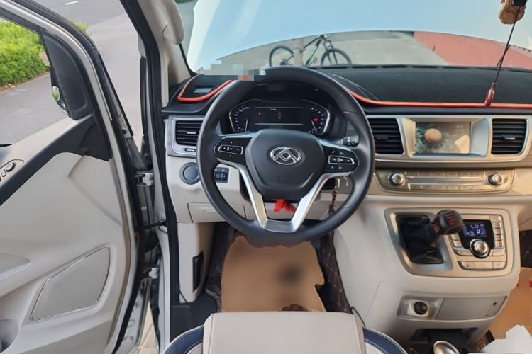 Used SAIC MAXUS G10 2022 2.0T Manual Value Edition Gasoline 7-Seater Steering Wheel
