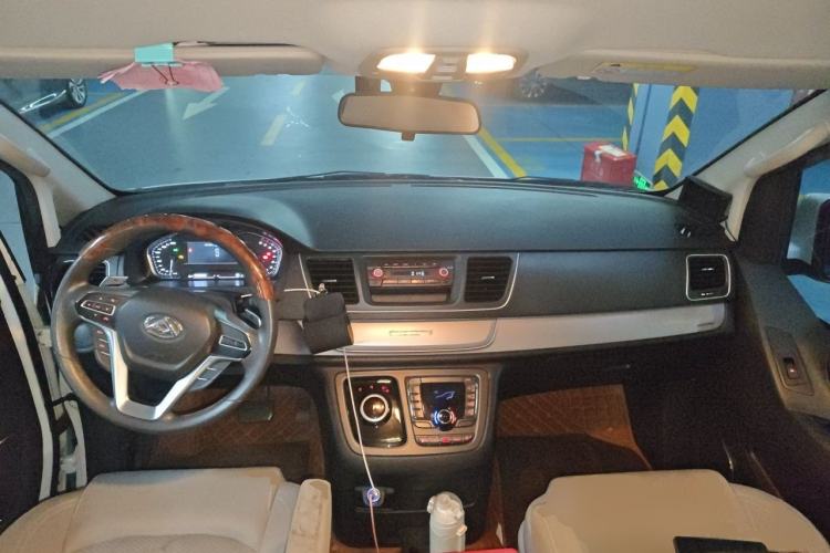 Used SAIC MAXUS G10 2022 2.0T Automatic Smart Enjoyment Version Gasoline 7 Seats Center Console