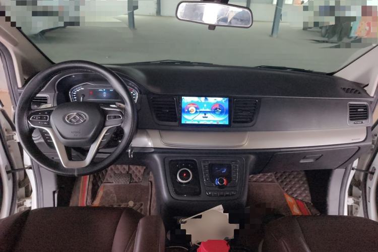 Used SAIC MAXUS G10 2022 2.0T Automatic Smart Enjoyment Version Gasoline 7 Seats Center Console