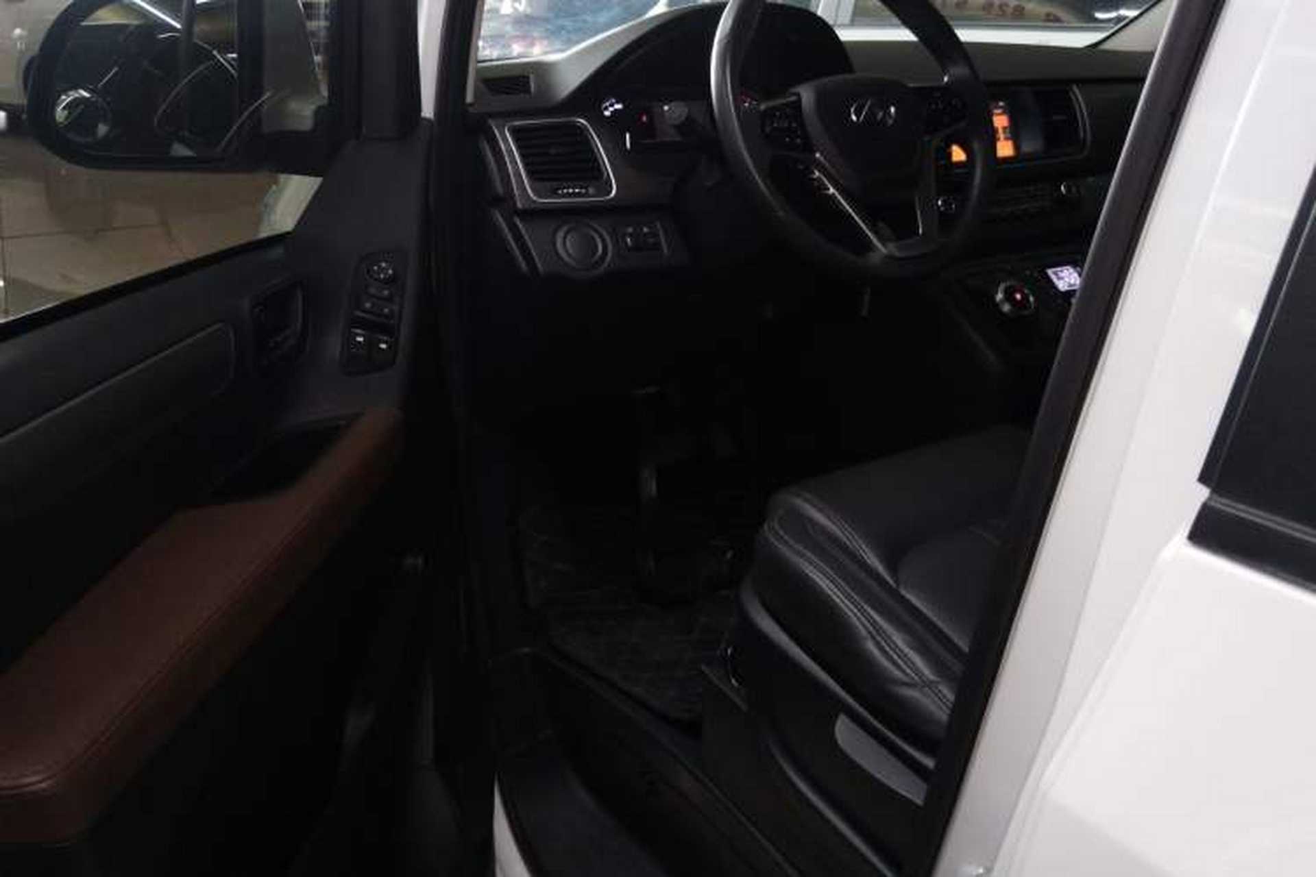 Used SAIC MAXUS G10 2022 2.0T Automatic Elite Edition Gasoline 7-Seater Driver Seat