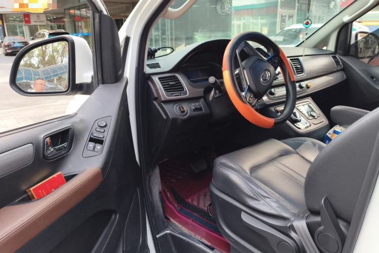 Used SAIC MAXUS G10 2022 2.0T Automatic Elite Edition Gasoline 7-Seater Driver Seat