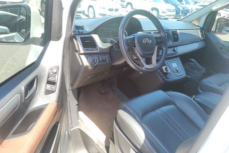 Used SAIC MAXUS G10 2022 2.0T Automatic Elite Edition Gasoline 7-Seater Driver Seat