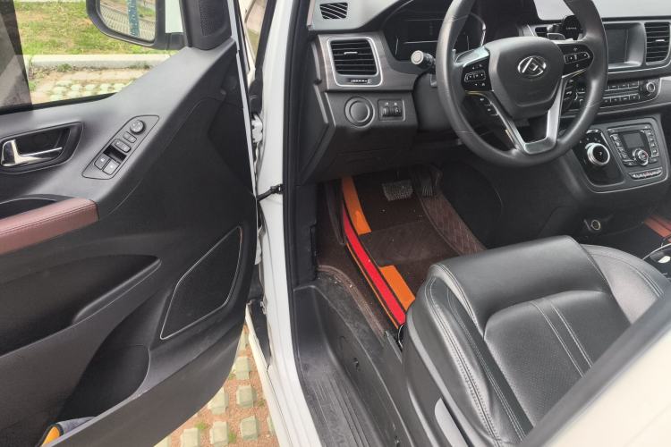 Used SAIC MAXUS G10 2022 2.0T Automatic Elite Edition Gasoline 7-Seater Driver Seat