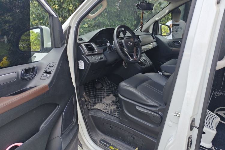 Used SAIC MAXUS G10 2022 2.0T Automatic Elite Edition Gasoline 7-Seater Driver Seat