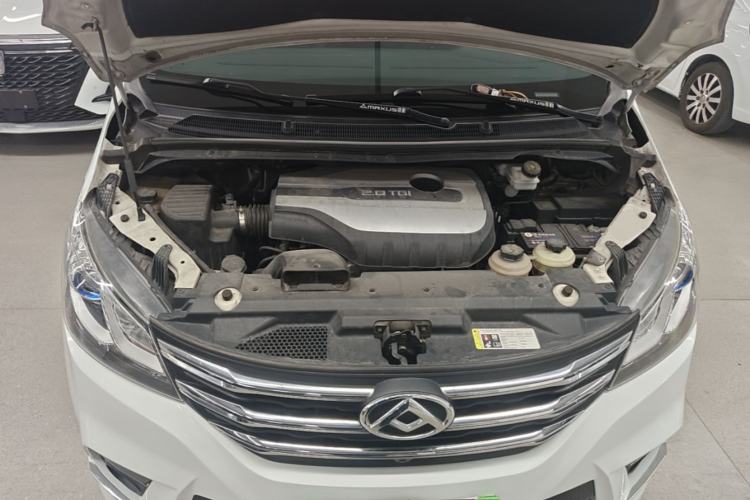 Used SAIC MAXUS G10 2022 2.0T Automatic Elite Edition Gasoline 9-Seater Engine Bay