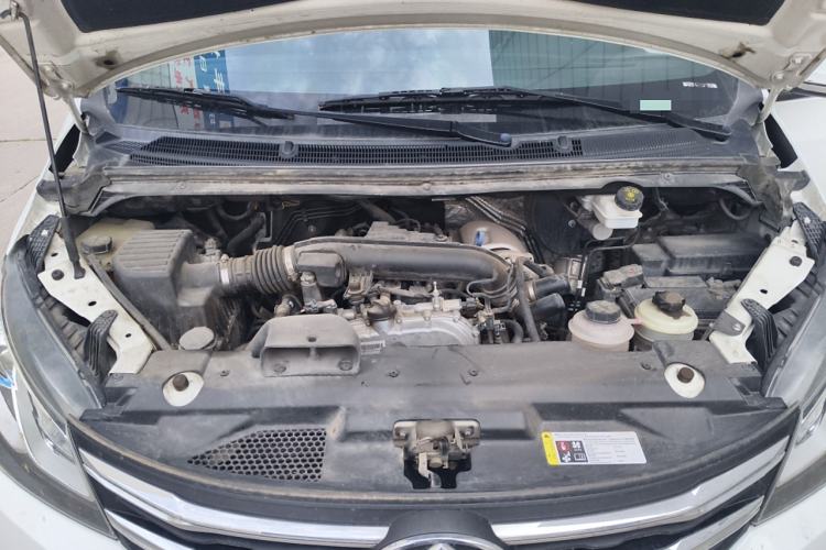 Used SAIC MAXUS G10 2022 2.0T Automatic Smart Enjoyment Version Gasoline 7 Seats Engine Bay