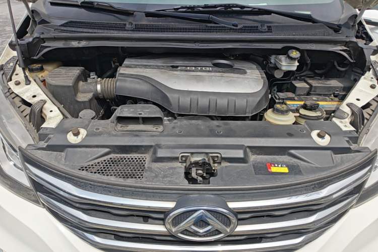 Used SAIC MAXUS G10 2022 2.0T Automatic Elite Edition Gasoline 7-Seater Engine Bay