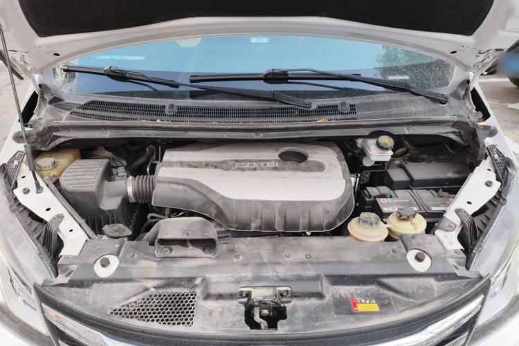 Used SAIC MAXUS G10 2022 2.0T Automatic Elite Edition Gasoline 7-Seater Engine Bay