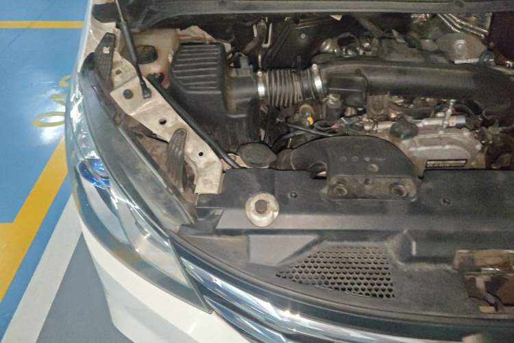 Used SAIC MAXUS G10 2022 2.0T Automatic Smart Enjoyment Version Gasoline 7 Seats Engine Bay Right