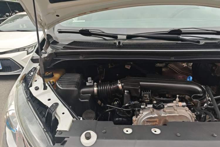 Used SAIC MAXUS G10 2022 2.0T Automatic Smart Enjoyment Version Gasoline 7 Seats Engine Bay Right