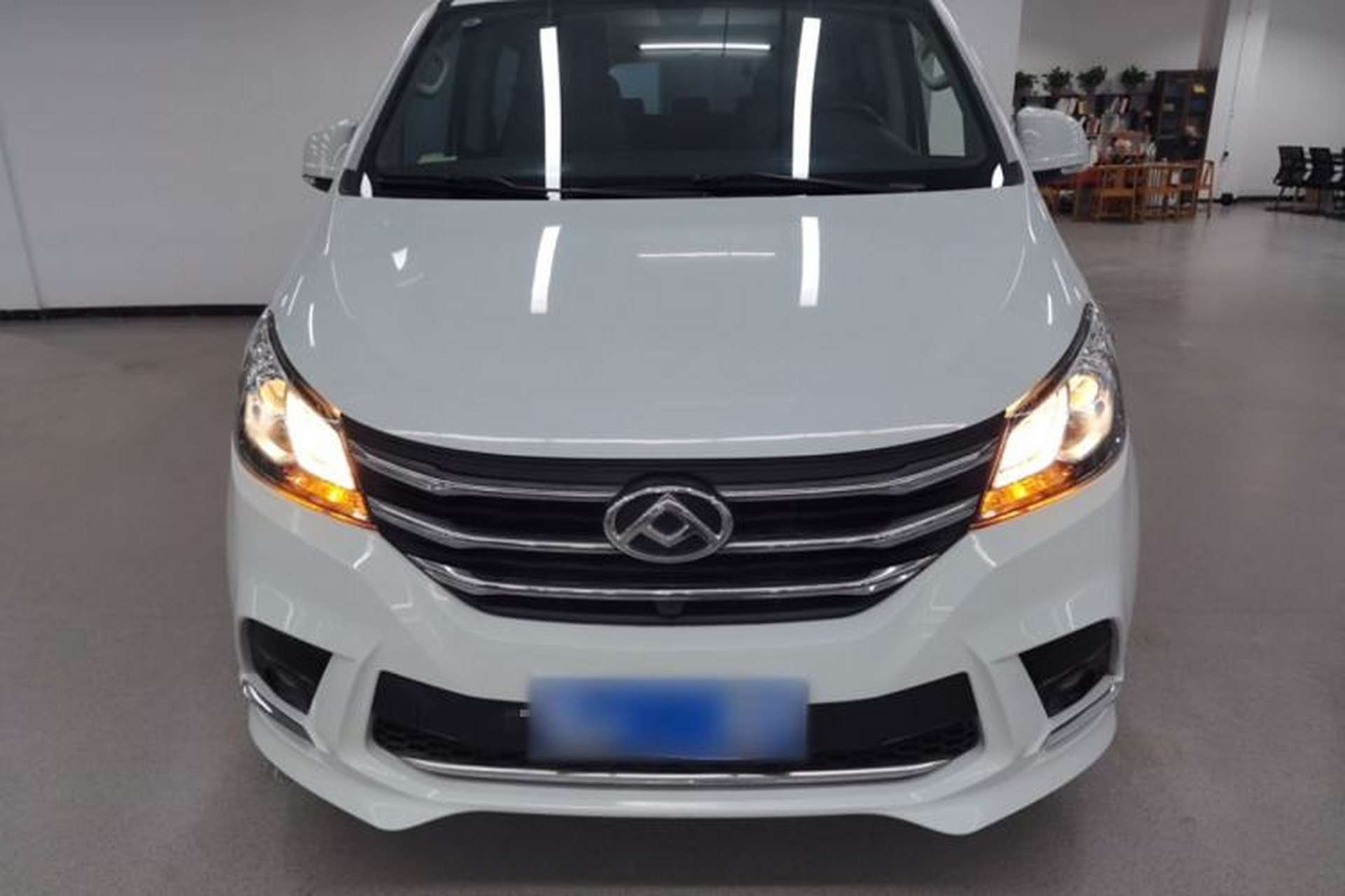 Used SAIC MAXUS G10 2022 2.0T Automatic Smart Enjoyment Version Gasoline 7 Seats Exterior 1