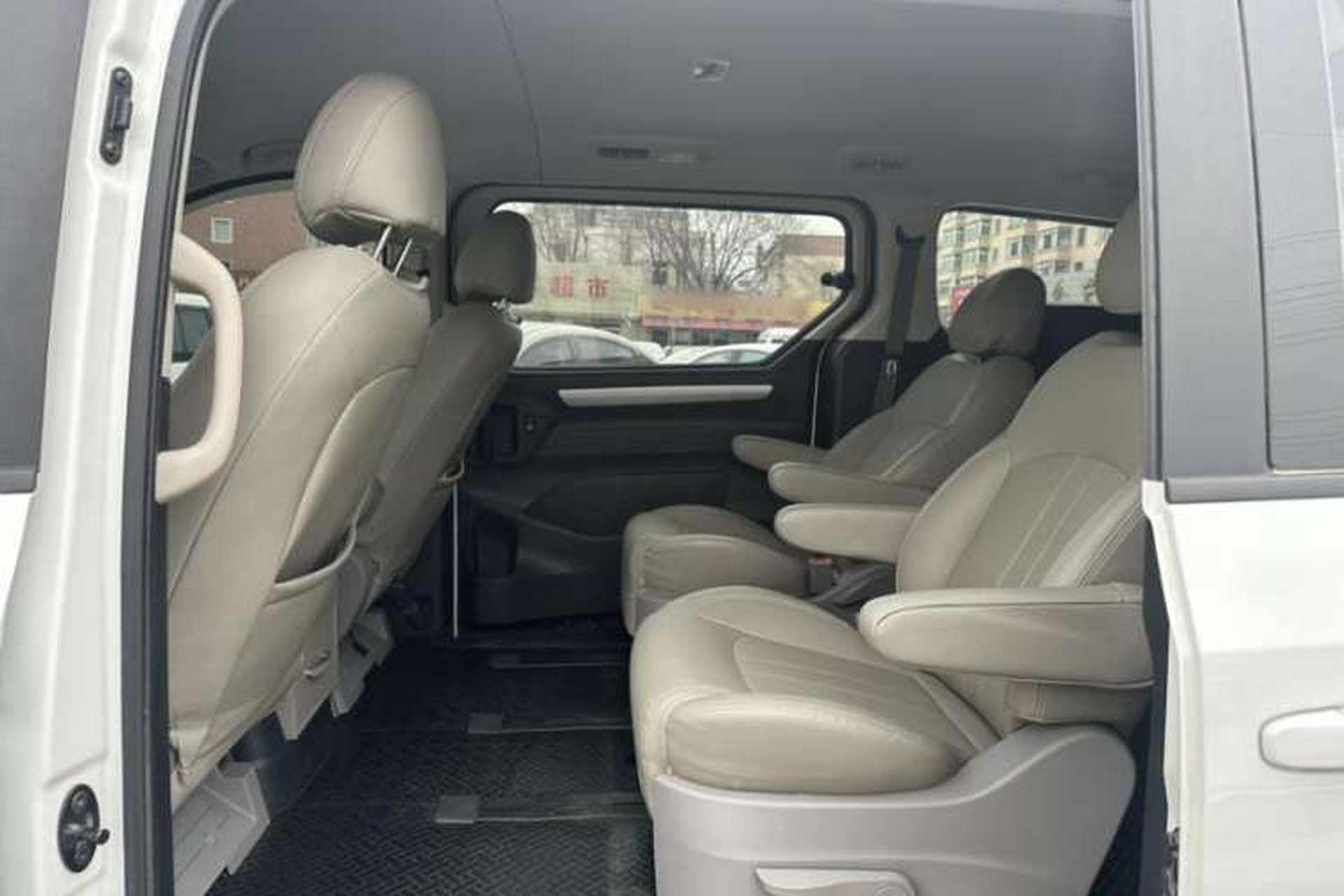 Used SAIC MAXUS G10 2022 2.0T Automatic Smart Enjoyment Version Gasoline 7 Seats Exterior 2