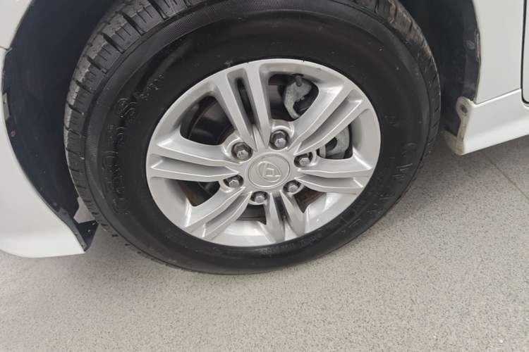 Used SAIC MAXUS G10 2022 2.0T Automatic Elite Edition Gasoline 9-Seater Exterior 4