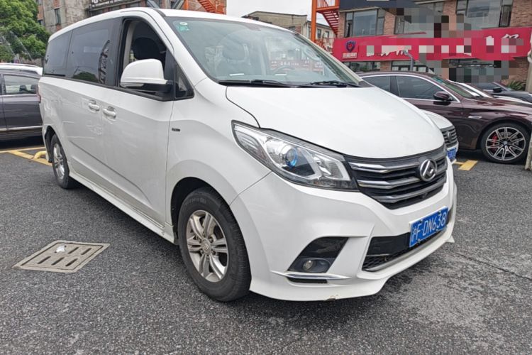 Used SAIC MAXUS G10 2022 2.0T Automatic Elite Edition Gasoline 7-Seater Front Right 45 Deg