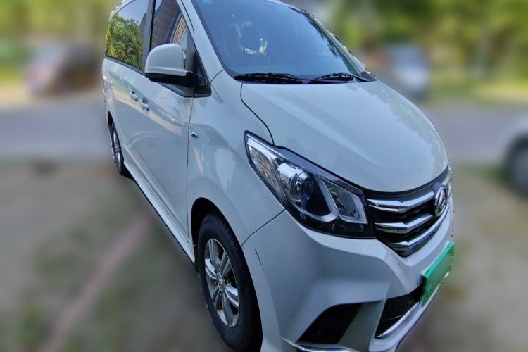 Used SAIC MAXUS G10 2022 2.0T Automatic Elite Edition Gasoline 7-Seater Front Right 45 Deg