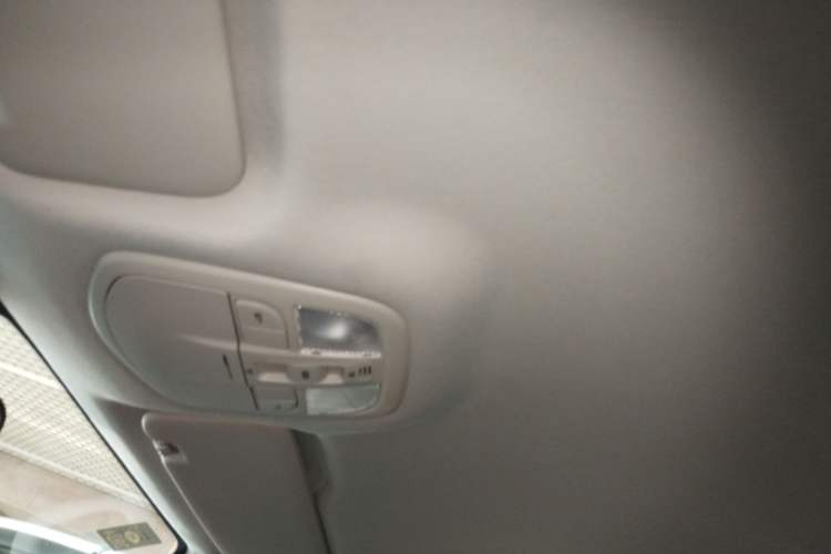 Used SAIC MAXUS G10 2022 2.0T Automatic Elite Edition Gasoline 7-Seater Headliner