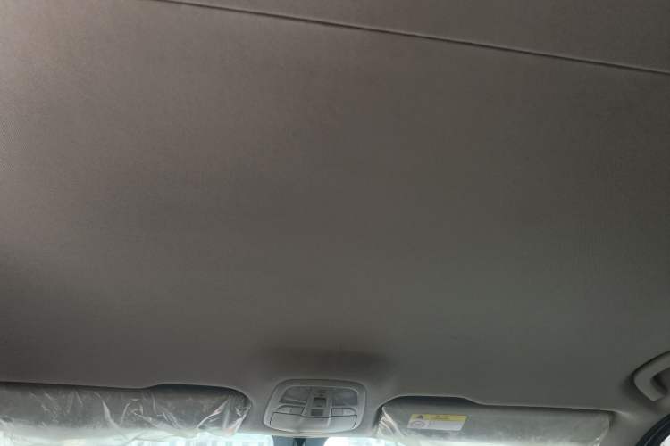Used SAIC MAXUS G10 2022 2.0T Automatic Elite Edition Gasoline 7-Seater Headliner