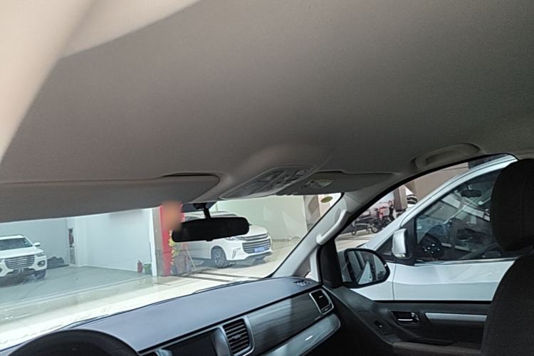 Used SAIC MAXUS G10 2022 2.0T Automatic Elite Edition Gasoline 7-Seater Headliner