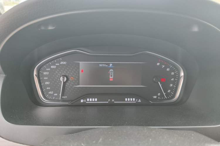 Used SAIC MAXUS G10 2022 2.0T Automatic Smart Enjoyment Version Gasoline 7 Seats Instrument Cluster