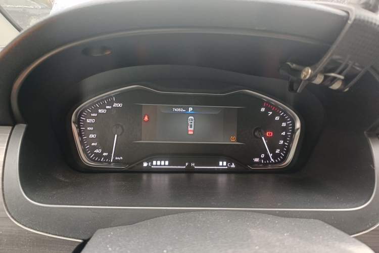 Used SAIC MAXUS G10 2022 2.0T Automatic Elite Edition Gasoline 7-Seater Instrument Cluster