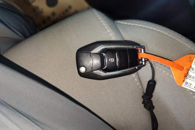 Used SAIC MAXUS G10 2022 2.0T Automatic Smart Enjoyment Version Gasoline 7 Seats Interior 1