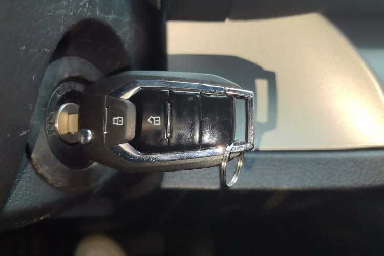 Used SAIC MAXUS G10 2022 2.0T Automatic Smart Enjoyment Version Gasoline 7 Seats Interior 1