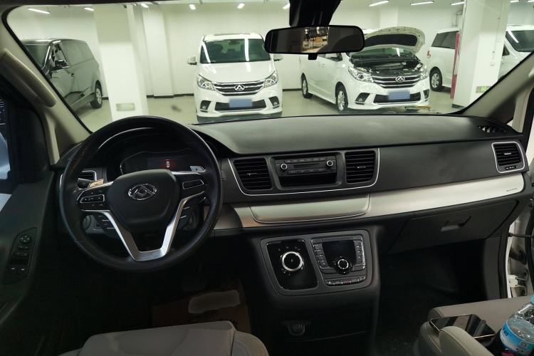 Used SAIC MAXUS G10 2022 2.0T Automatic Smart Enjoyment Version Gasoline 7 Seats Interior 2