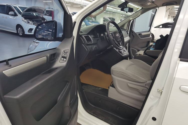 Used SAIC MAXUS G10 2022 2.0T Automatic Smart Enjoyment Version Gasoline 7 Seats Interior 3