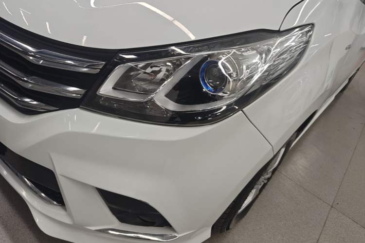 Used SAIC MAXUS G10 2022 2.0T Automatic Elite Edition Gasoline 9-Seater Left Front Headlight