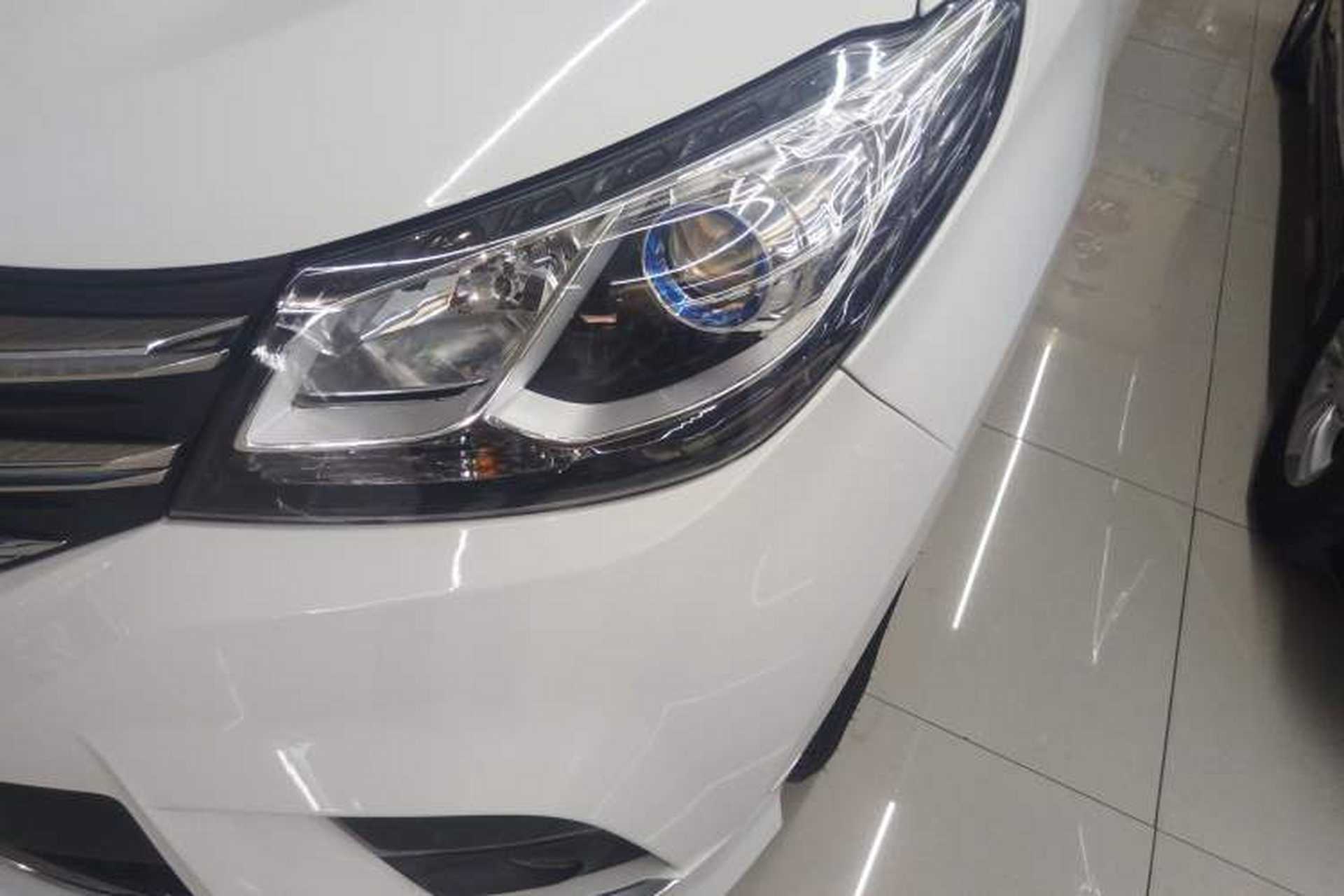 Used SAIC MAXUS G10 2022 2.0T Automatic Elite Edition Gasoline 7-Seater Left Front Headlight