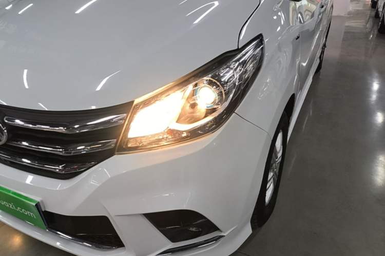 Used SAIC MAXUS G10 2022 2.0T Automatic Elite Edition Gasoline 7-Seater Left Front Headlight