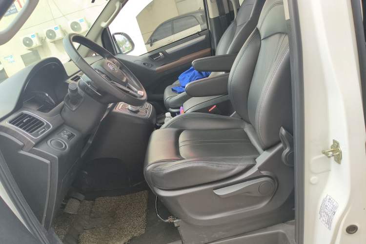 Used SAIC MAXUS G10 2022 2.0T Automatic Smart Enjoyment Version Gasoline 7 Seats Left Front Seat