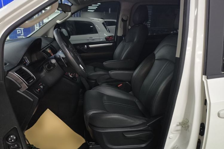 Used SAIC MAXUS G10 2022 2.0T Automatic Elite Edition Gasoline 7-Seater Left Front Seat