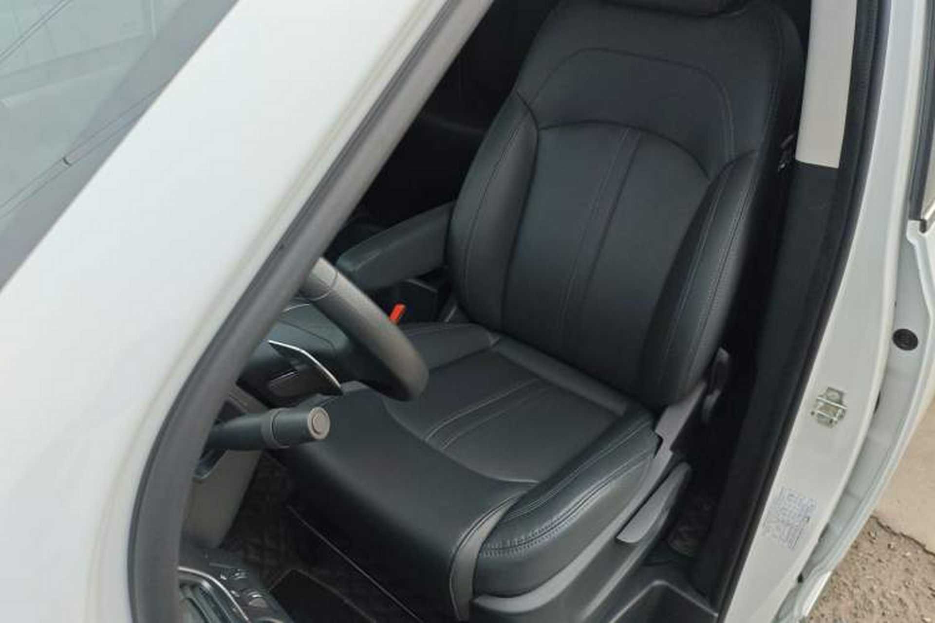 Used SAIC MAXUS G10 2022 2.0T Automatic Elite Edition Gasoline 7-Seater Left Front Seat