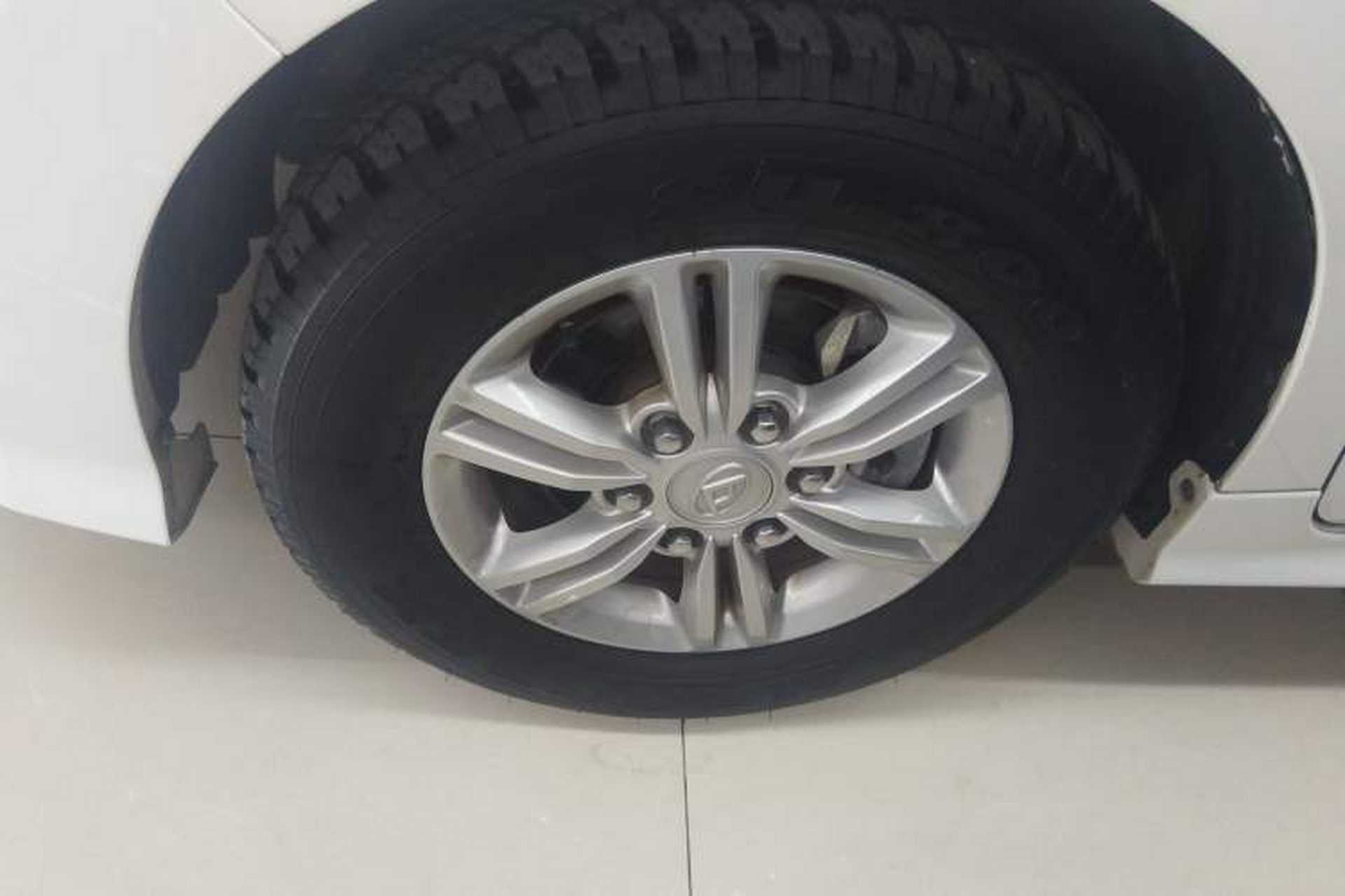 Used SAIC MAXUS G10 2022 2.0T Automatic Elite Edition Gasoline 7-Seater Left Front Wheel Hub