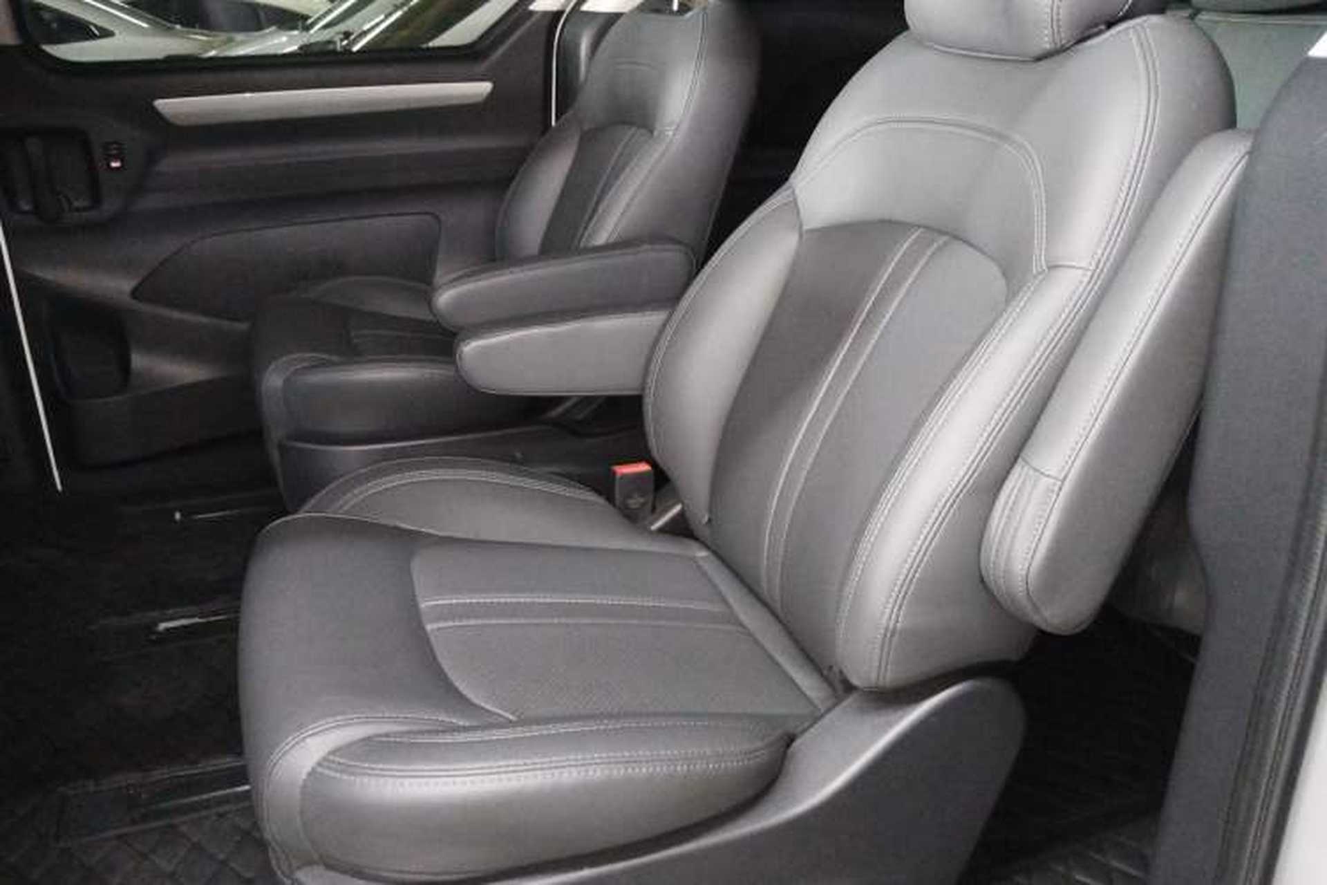 Used SAIC MAXUS G10 2022 2.0T Automatic Elite Edition Gasoline 7-Seater Left Rear Seat