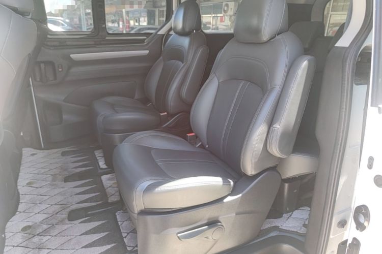 Used SAIC MAXUS G10 2022 2.0T Automatic Elite Edition Gasoline 7-Seater Left Rear Seat