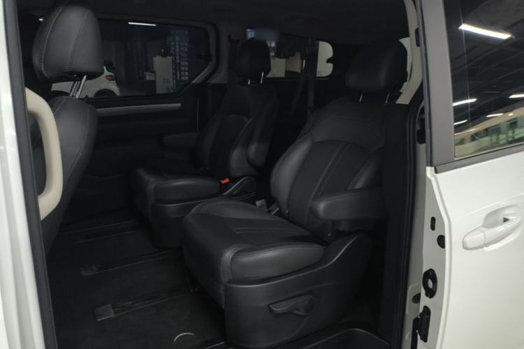 Used SAIC MAXUS G10 2022 2.0T Automatic Elite Edition Gasoline 7-Seater Left Rear Seat