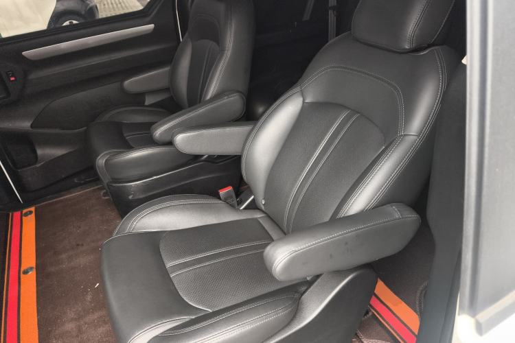Used SAIC MAXUS G10 2022 2.0T Automatic Elite Edition Gasoline 7-Seater Left Rear Seat