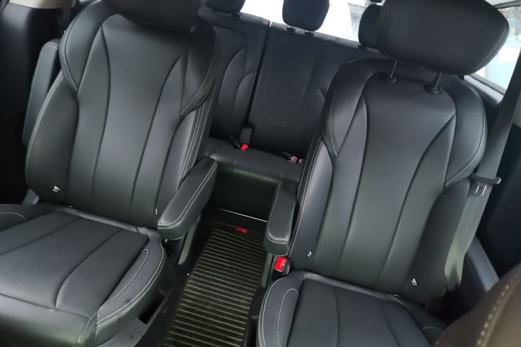 Used SAIC MAXUS G10 2022 2.0T Automatic Smart Enjoyment Version Gasoline 7 Seats Left Rear Seat