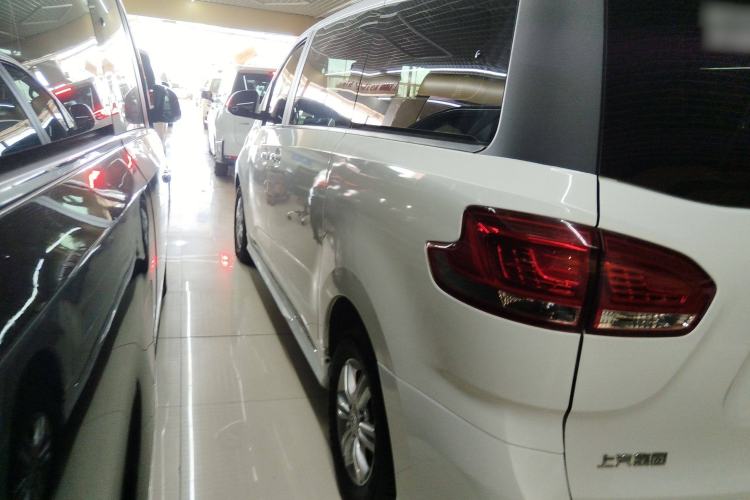 Used SAIC MAXUS G10 2022 2.0T Automatic Elite Edition Gasoline 7-Seater Left Side