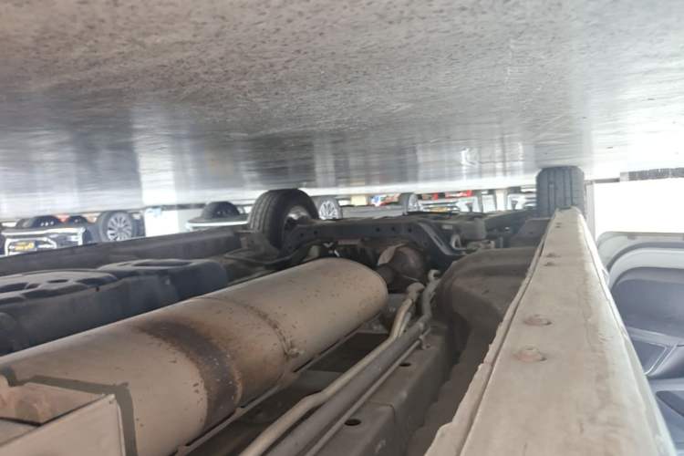 Used SAIC MAXUS G10 2022 2.0T Automatic Elite Edition Gasoline 9-Seater Left Side Sill