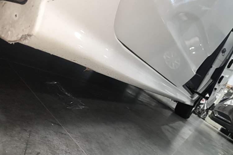 Used SAIC MAXUS G10 2022 2.0T Automatic Elite Edition Gasoline 7-Seater Left Side Sill