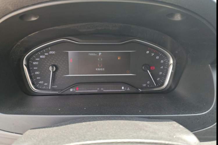 Used SAIC MAXUS G10 2022 2.0T Automatic Elite Edition Gasoline 7-Seater Odometer Close Up