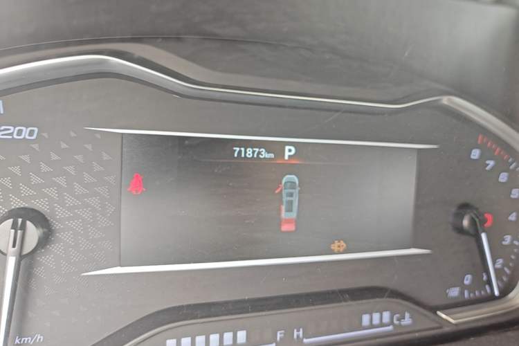 Used SAIC MAXUS G10 2022 2.0T Automatic Elite Edition Gasoline 7-Seater Odometer Close Up