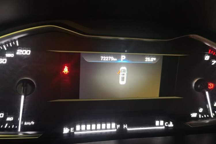 Used SAIC MAXUS G10 2022 2.0T Automatic Smart Enjoyment Version Gasoline 7 Seats Odometer Close Up