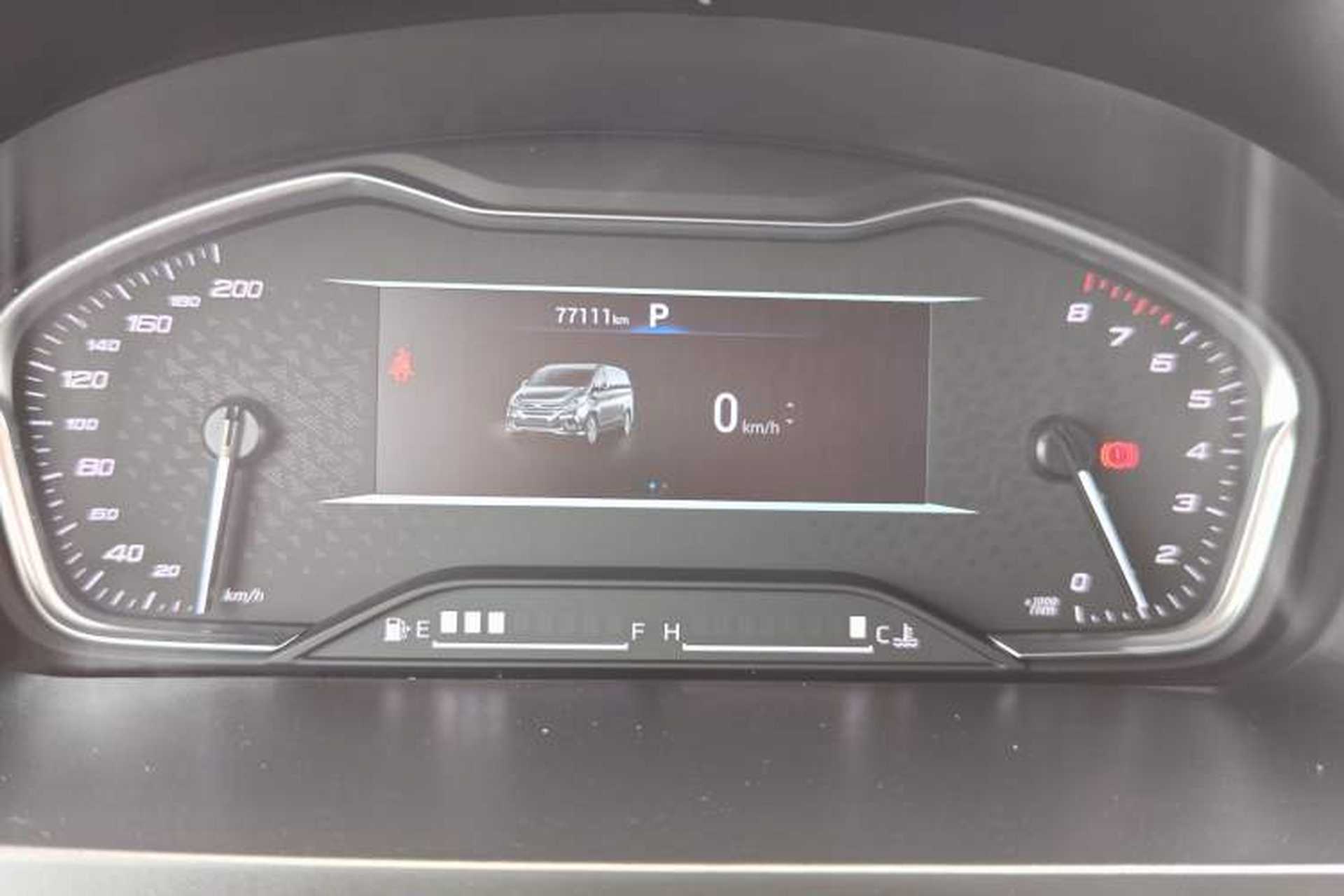 Used SAIC MAXUS G10 2022 2.0T Automatic Elite Edition Gasoline 7-Seater Odometer Close Up